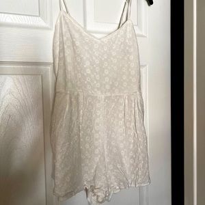 Tillys lace romper, size medium
